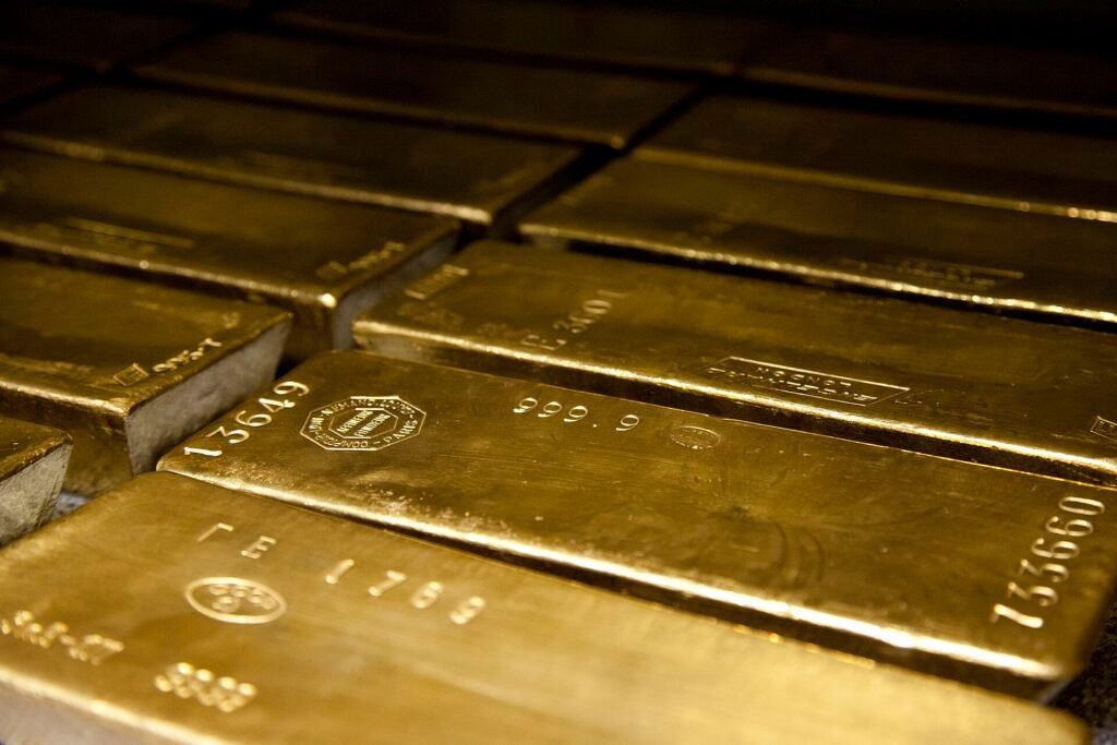 Stacked 400-ounce fine gold bullion bars